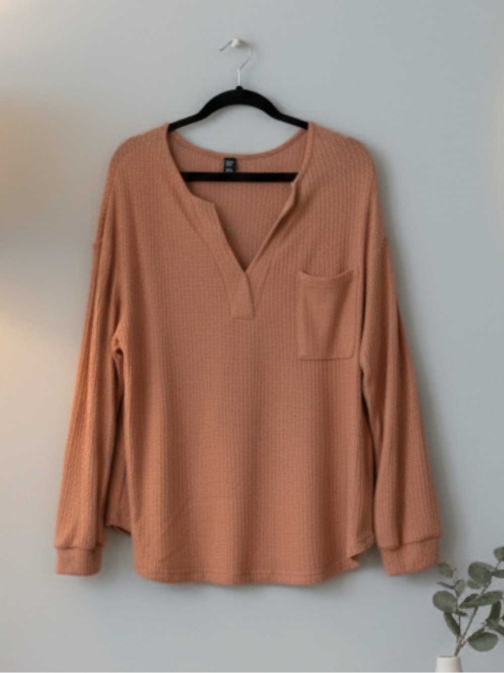 Waffle Knit V-Neck Pocket Top • NWOT • 25" p2p, 29" length